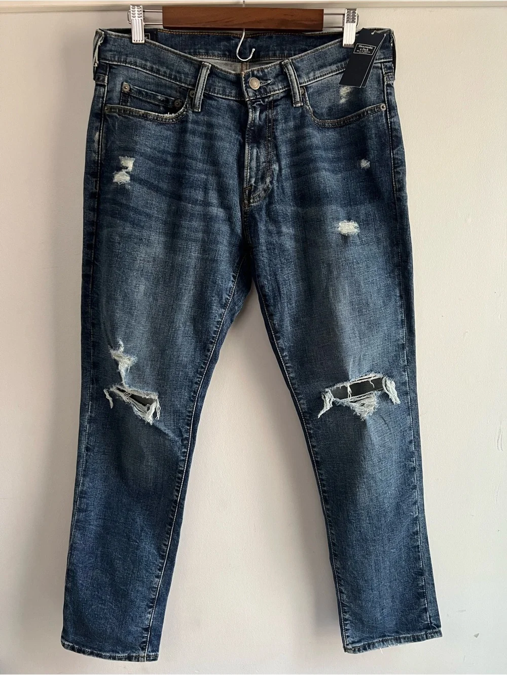 NWT Abercrombie & Fitch Rustin Athletic Skinny Jeans Distressed 31x30 Stretch